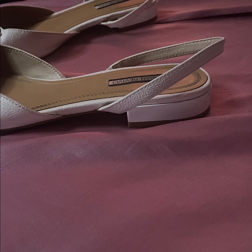 Urban Revivo White Flats 🤍 - Picture 2 of 4